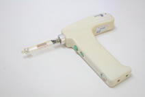 自動麻酔注入器